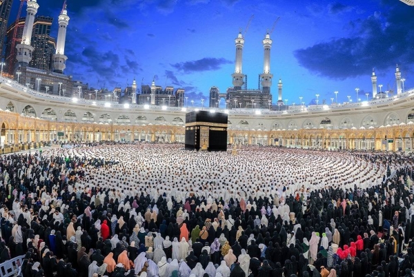 Performing Prayer at khanna kabba